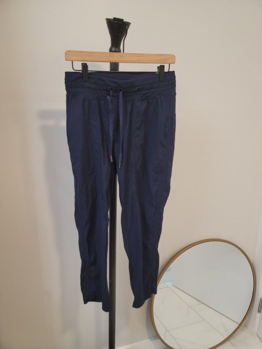 Lululemon Women’s Dance Studio Mid-Rise Crop 25" True Navy Pants Sz 6